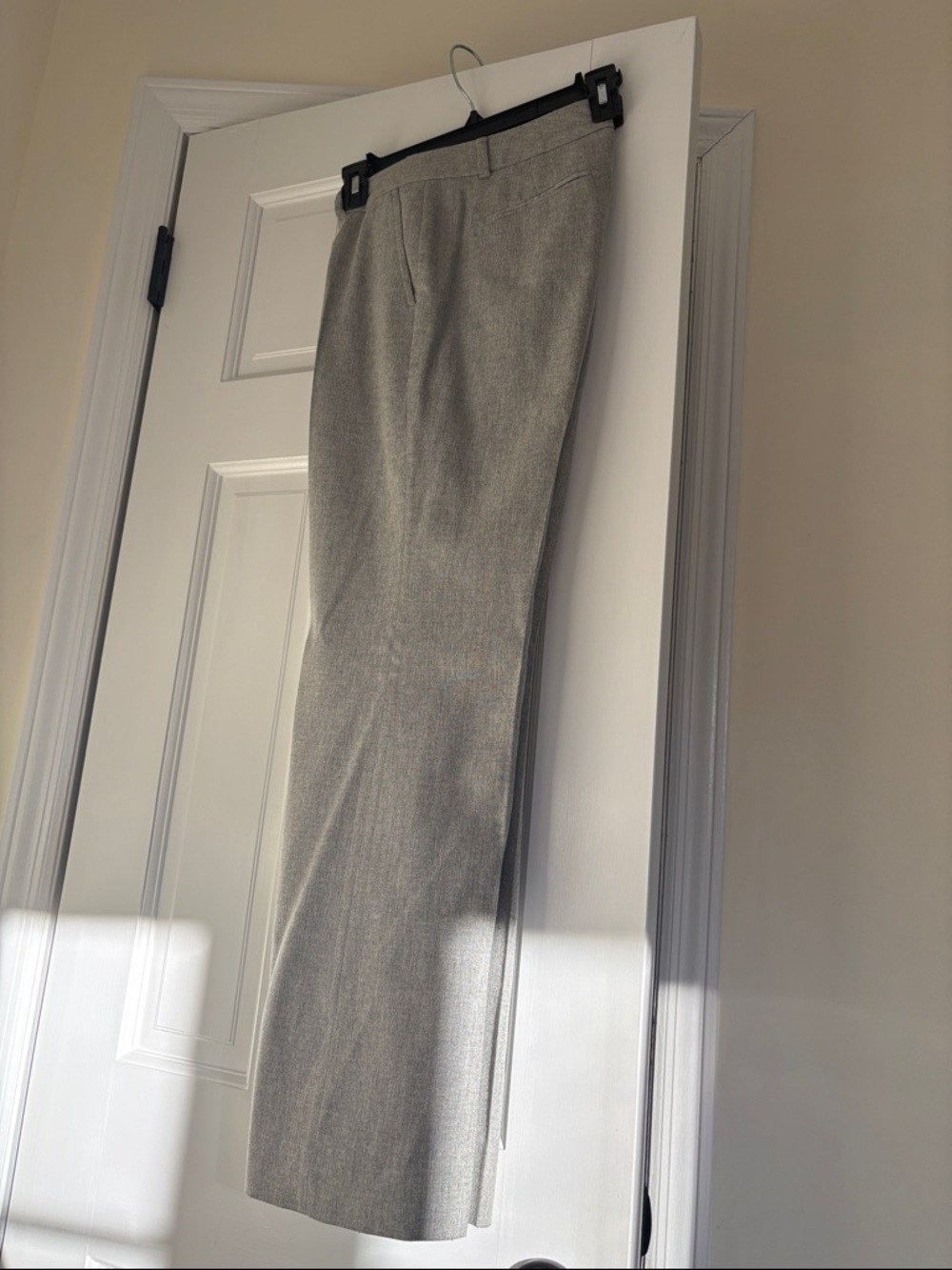 Women’s Banana Republic Light Gray Dress Pants - Classic Tailored Fit, size 2P